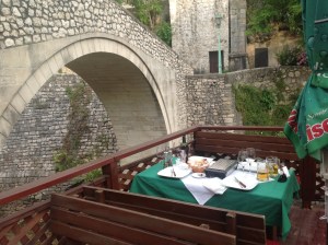 Dinner at the crooked bridge 