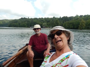 Trying to row a boat together and take a 'selfie' at the same time is never going to be pretty 