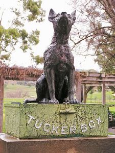 Statue of the Dog on the Tuckerbox at Gundagai, NSW Source: Wikimedia Commons Author: AYArktos
