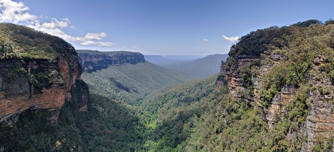 Jamison Valley, Blue Mountains source: Wikipedia Creative Commons Author: diliff