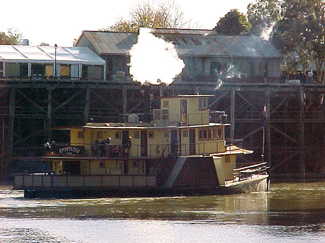 Echuca Weekend May 2003 022