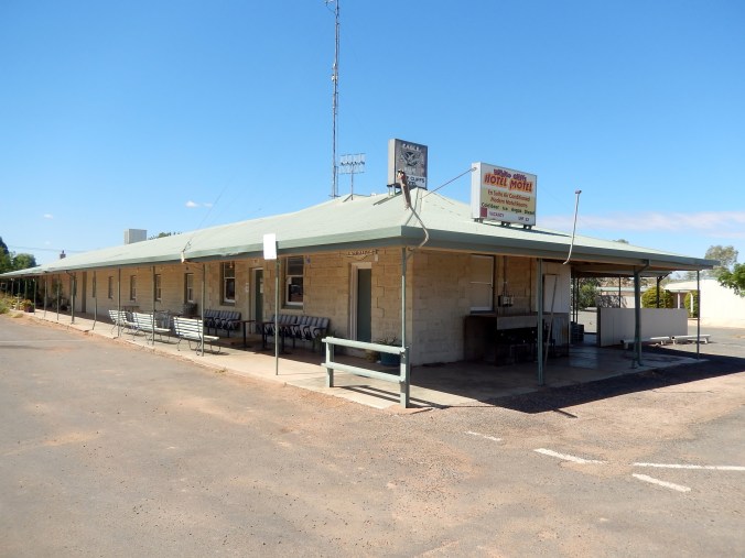 White Cliffs Hotel-Motel 2016-03-12