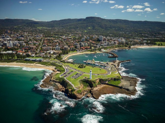 Aerial view of Flagstaff Hill, Belmore Basin and Wollongong (courtesy DW)