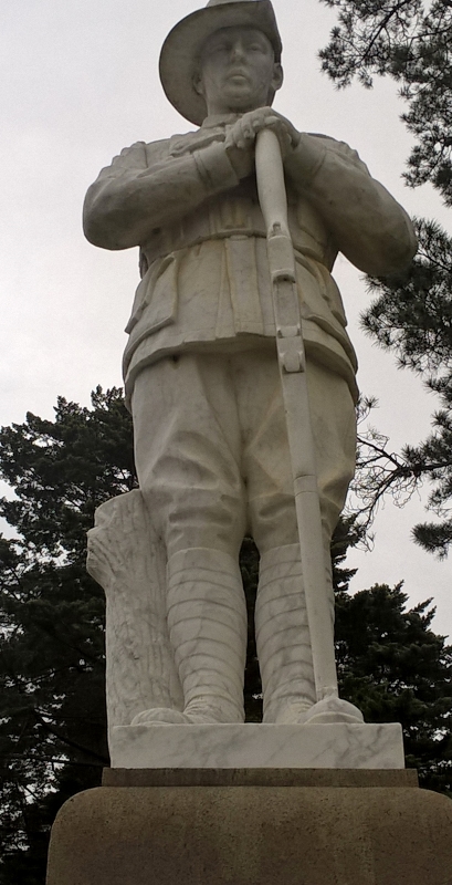 Nelligan War Memorial (2) (409x800)