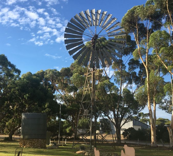 Tintinara Windmill and Tank (2)rs